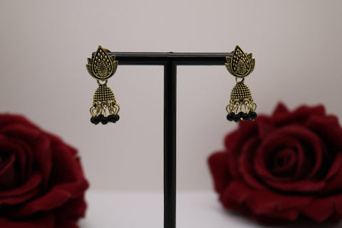 Gold-plated Lotus Design Studded Black Earring