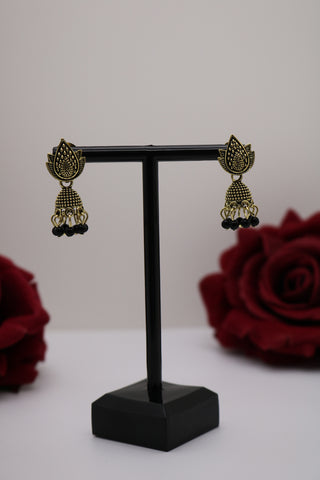 Gold-plated Lotus Design Studded Black Earring