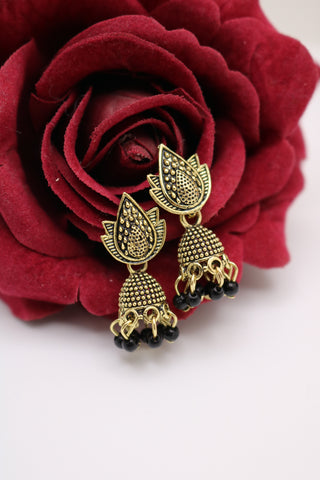 Gold-plated Lotus Design Studded Black Earring