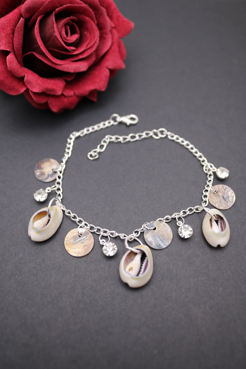 Sea Shell Anklet – Boho Beach-Inspired Foot Jewelry