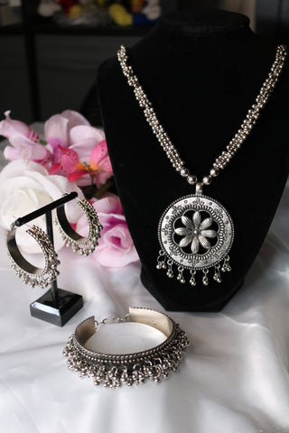 Oxidized Silver-Plated Heavy Pendant Necklace Set with Earrings & Bracelet