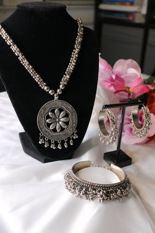Oxidized Silver-Plated Heavy Pendant Necklace Set with Earrings & Bracelet
