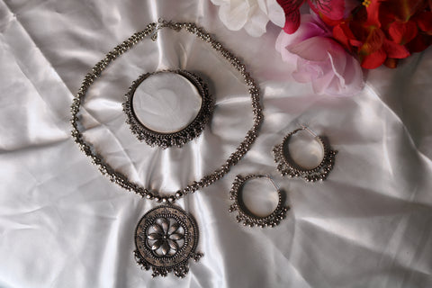 Oxidized Silver-Plated Heavy Pendant Necklace Set with Earrings & Bracelet