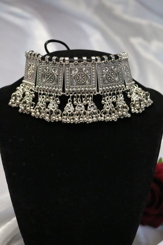 Traditional Oxidized Silver-toned Choker Necklace